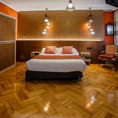 Hostal Rodas Pamplona Luaran gambar