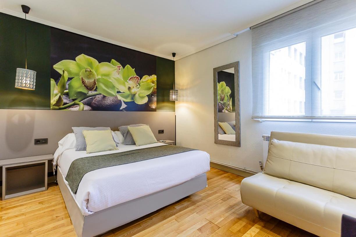 Hostal Rodas Pamplona Luaran gambar