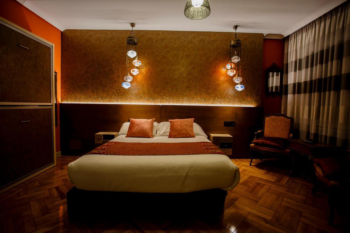 Hostal Rodas Pamplona Luaran gambar