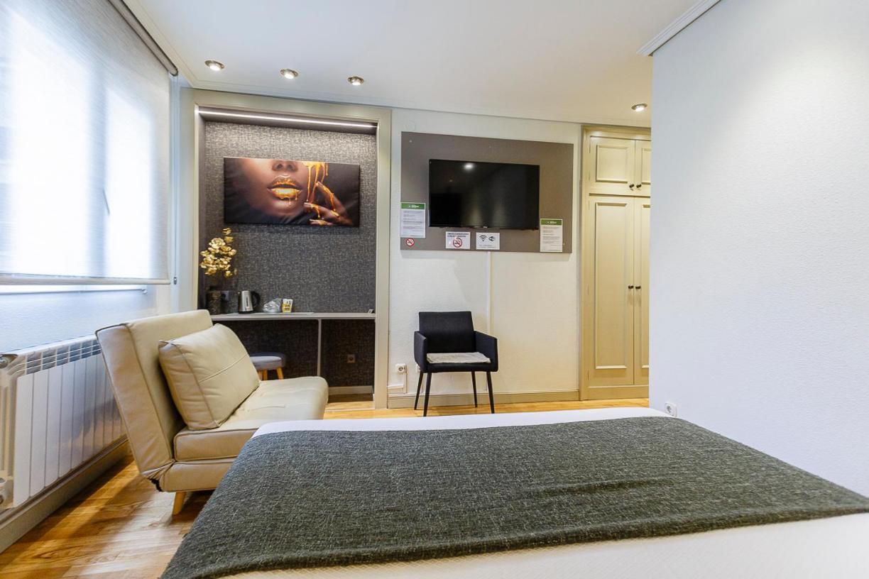 Hostal Rodas Pamplona Luaran gambar