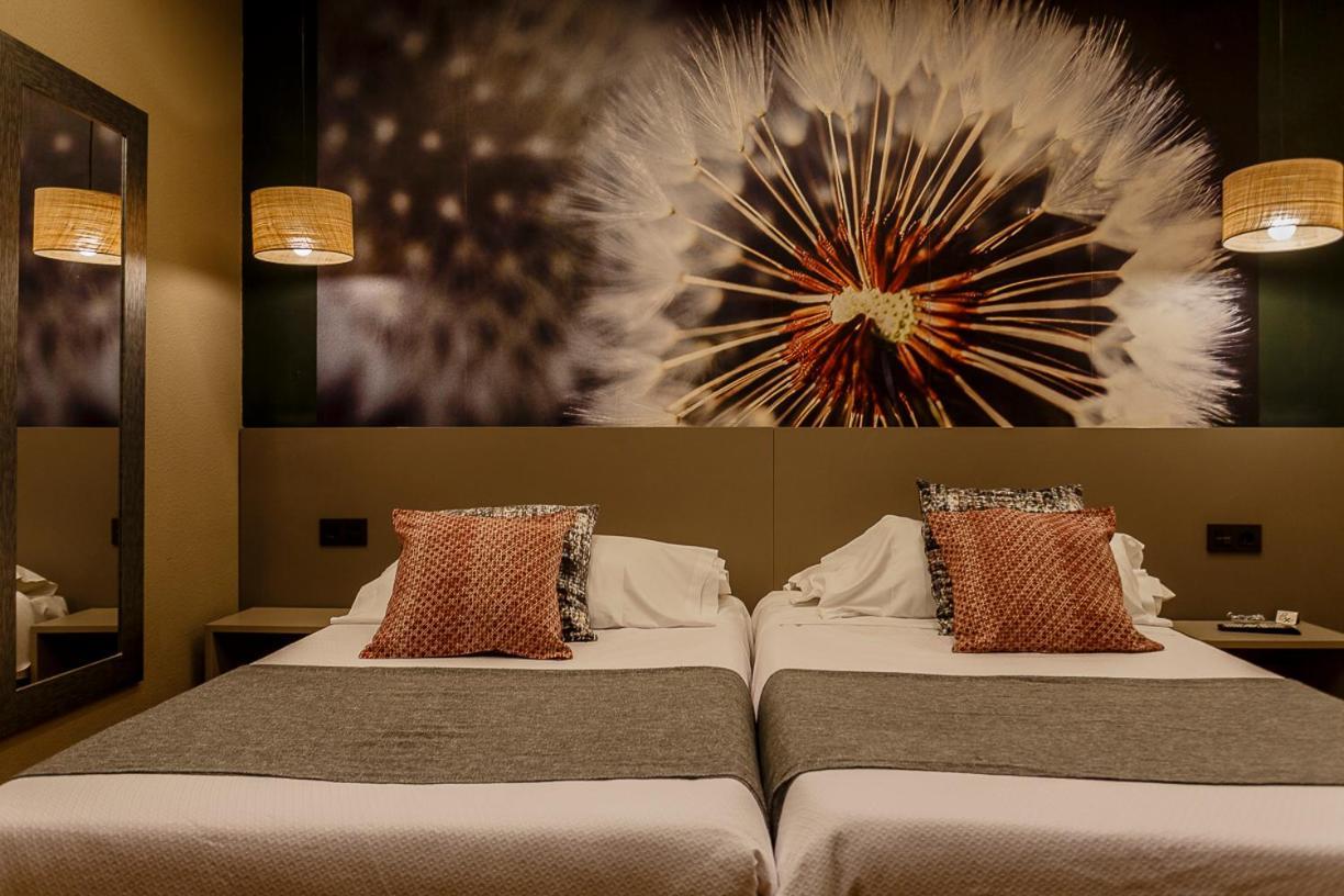 Hostal Rodas Pamplona Luaran gambar